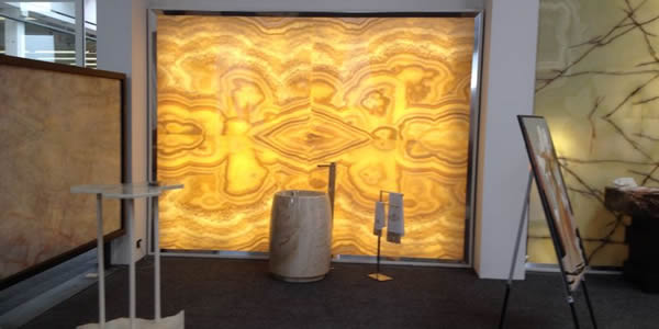 Display Lit Onyx 1